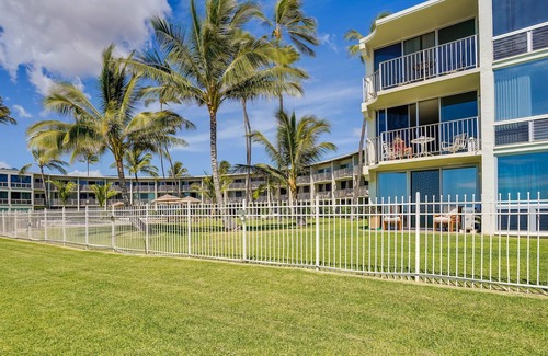 Maili Condo | Sunny Waianae Condo with Ocean View!