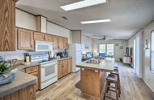 Welaka House | Sunny Waterfront Welaka Home w/Private Dock!