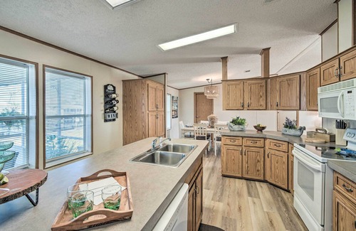 Welaka House | Sunny Waterfront Welaka Home w/Private Dock!