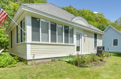 Summer Village House | Sunny Wells Cottage - 1 Mi to Moody Beach!