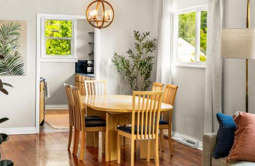 Edgewater House | Sunny Wheat Ridge 3BR Garden Yard Near DT