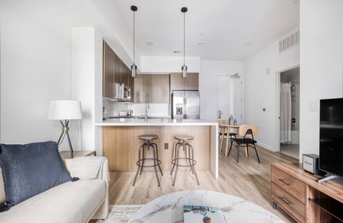 Warner Center Apartment | Sunny Woodland Hills 1BR w/Pool & Gym, near Warner Center, by Blueground