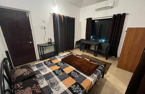 Arambol Apartment | SunnyLook Guesthouse by GOB