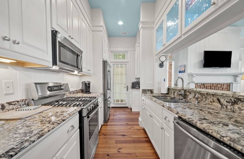 Oriental House | Sunnyside 6 - Beautiful Harborside retreat!
