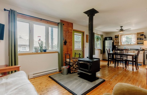 Birch Plain Cabin | Sunnyside Cabin, 2 Bedroom
