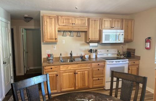 St. George House | Sunnyside Cabin