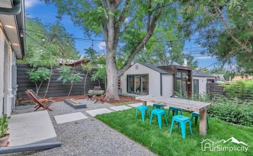 Sunnyside House | Sunnyside Carriage House W Shared Patio
