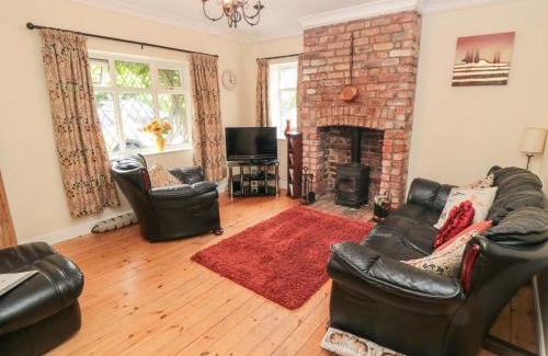 Muston House | Sunnyside Cottage
