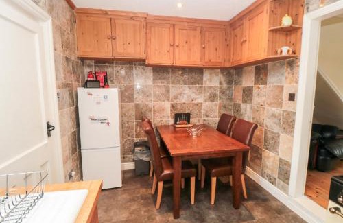 Muston House | Sunnyside Cottage