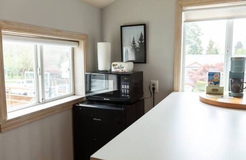 Seattle Apartment | Sunnyside Loft - Close to Town, Relaxing, Cozy