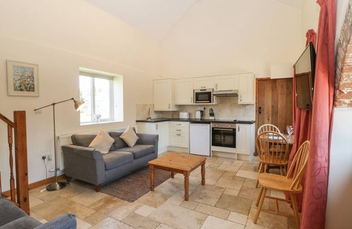 Loxton Cottage | SUNNYSIDE, pet friendly, character holiday cottage in Bleadon