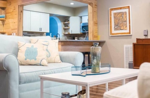 Beachway Estates House | SunnySide Pompano - Vibrant 2/2 Home with Pool