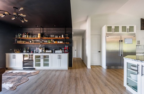 West Lake Stevens House | Sunnyside Sanctuary (3-Bedroom Home) by RedAwning