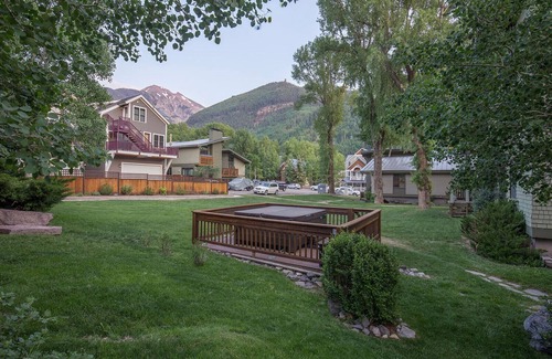 Telluride Condo | Sunnyside Studio w/hot tub!