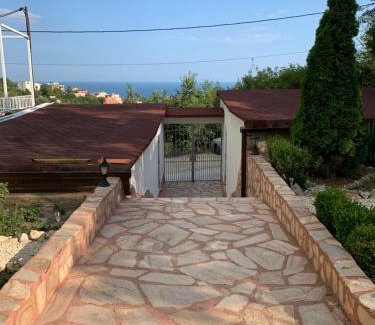 Primorski House | Sunray Guest House, Private Rooms & Apartment with Lovely Sea View