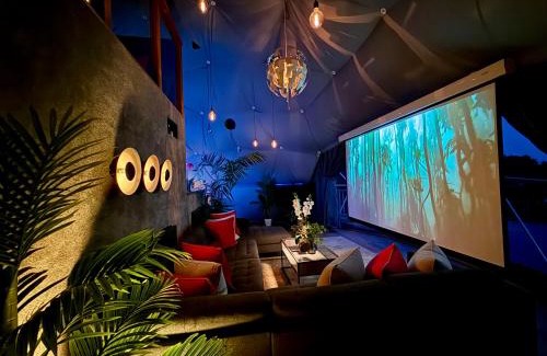 Newton Ferrers Apartment | Sunridge Geodome with private Hot tub
