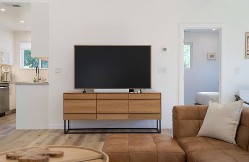 Monterey House | Sunridge Lookout by AvantStay | Big Backyard Oasis + Patio, Central Location