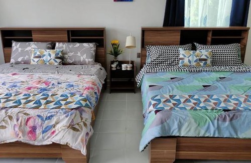 Ranau House | Sunrise Bedrooms and Transit
