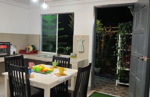 Ranau House | Sunrise Bedrooms and Transit