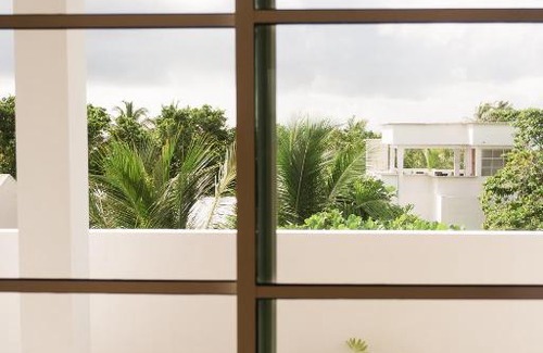 Dhigurah Hotel | Sunrise by white sand dhigurah