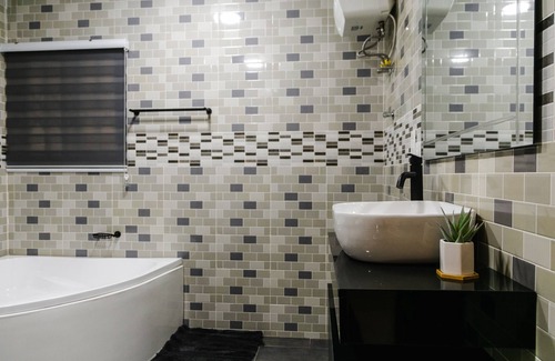 Oyibi House | Sunrise Cave Guest House