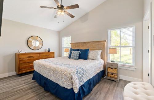 St. Augustine House | SunRise Cottage - Minutes to Downtown & Beaches