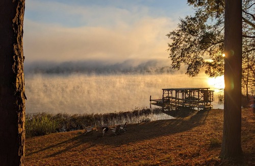 Wise House | Sunrise Cottage on Lake Gaston is great for families and fishermen alike!