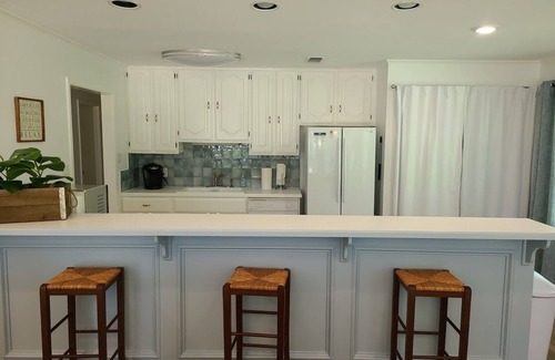 Kingsland House | Sunrise Cottage! On open water Lake LBJ! Beautiful shade trees! Amazing view!