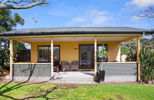 Waihi Beach House | Sunrise Cottage – Waihi Beach Holiday Home