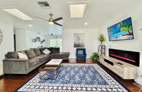 Sunrise Villa | Sunrise Family Oasis Pool Lake Canal Views