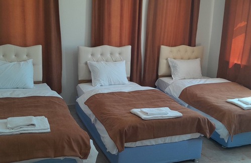 Yandere Hotel | Sunrise Güneş Motel