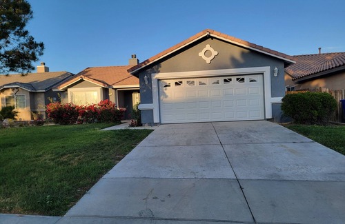 Victorville House | Sunrise in The High Desert
