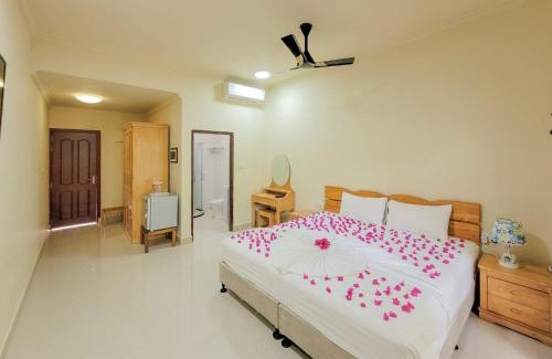 Thoddoo House | Sunrise Inn