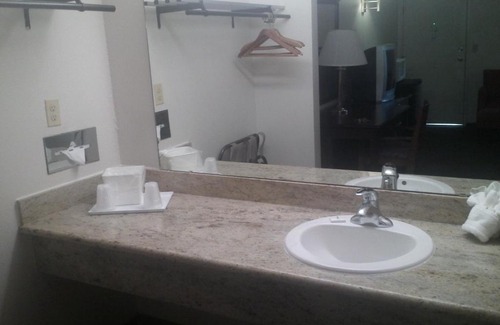 Everett Hotel | Sunrise Inn