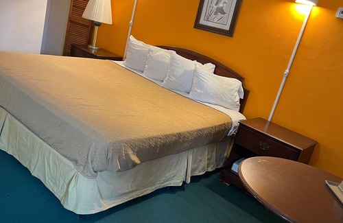 Owego Hotel | Sunrise Motel