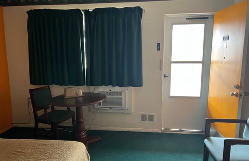 Owego Hotel | Sunrise Motel