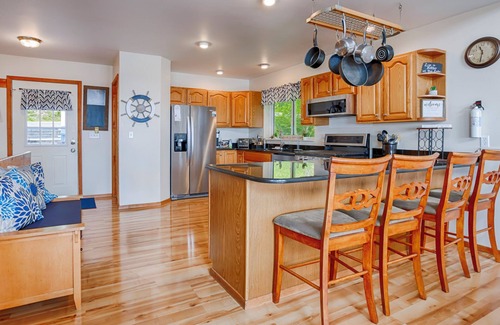 Geneva House | Sunrise On Harmony - Blissful Relaxation on Seneca Lake!