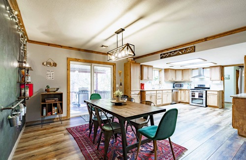 Pinetop-Lakeside House | Sunrise Pines Retreat w/Outdoor Games, Furnished Decks, A/C, BBQ & Fire pit
