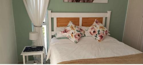 Ballito Apartment | Sunrise Pool At 201