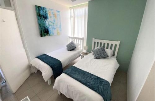 Ballito Apartment | Sunrise Pool At 201