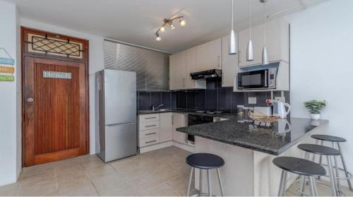 Ballito Apartment | Sunrise Pool At 201