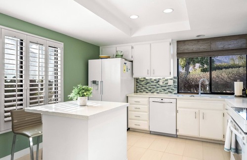 Palm Springs Condo | Sunrise Racquet Club Villa