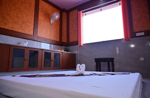 Mahipalpur Resort | Sunrise Resort