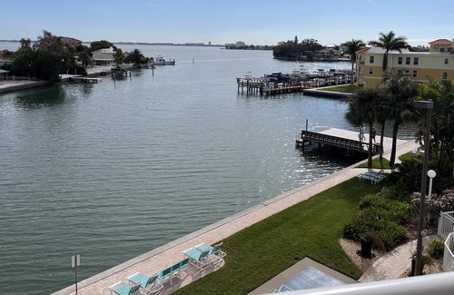 St. Pete Beach Condo | Sunrise Resort Unit 403