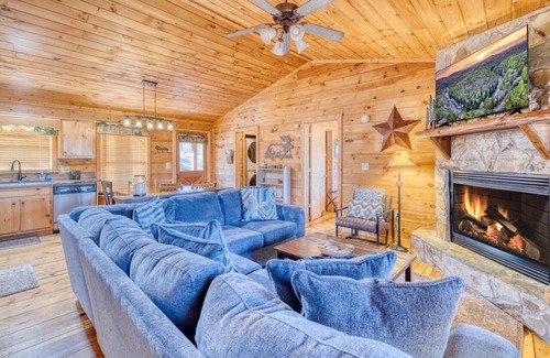 Blue Ridge Cabin | Sunrise Ridge-10 Min to Blue Ridge,Hot Tub,Privacy