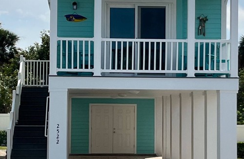 Jensen Beach House | Sunrise & River Views * Fishing Access *Gym*Pool* Promo: 50% off 3rd night!