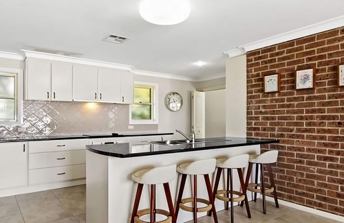 Mossy Point House | Sunrise Road Everything at your fingertips
