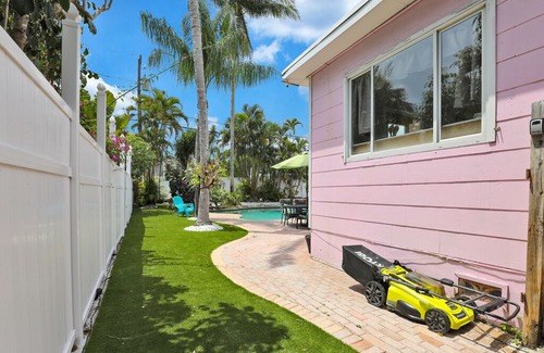Boynton Beach House | Sunrise Sanctuary w/ HEATED pool, HOT TUB, Privacy