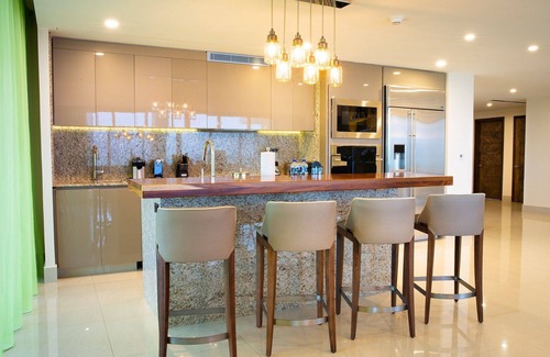 Punta Sam Condo | Sunrise Secrets: Discover Unforgettable Mornings in your 3BR PH in Cancun!
