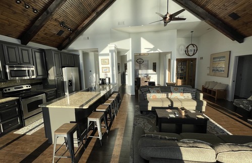 Cadiz House | 'Sunrise Serenity' Luxury Lake House Lake Barkley